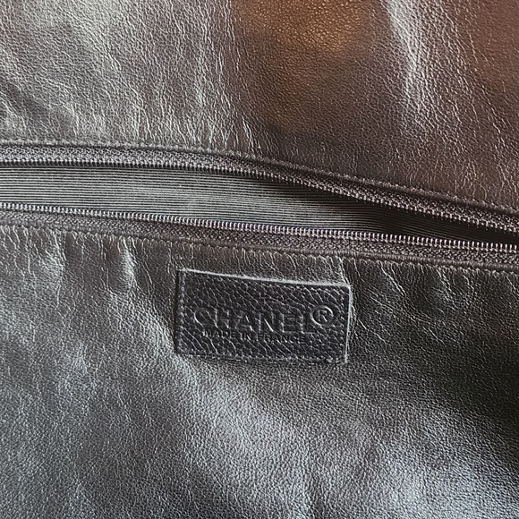 Chanel Large Duffle Bowler Black Caviar Bag Patent Handles - Picture 14 of 14